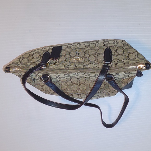 ๐VINTAGE ๐ COACH Zip Top Tote in Signature Jacquard Khaki/Brown - Picture 11 of 15